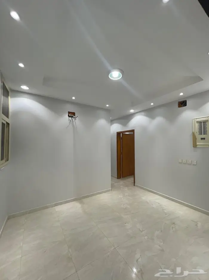 عمارة للبيع تحتوي ع استراحة وفله وشقتين 29