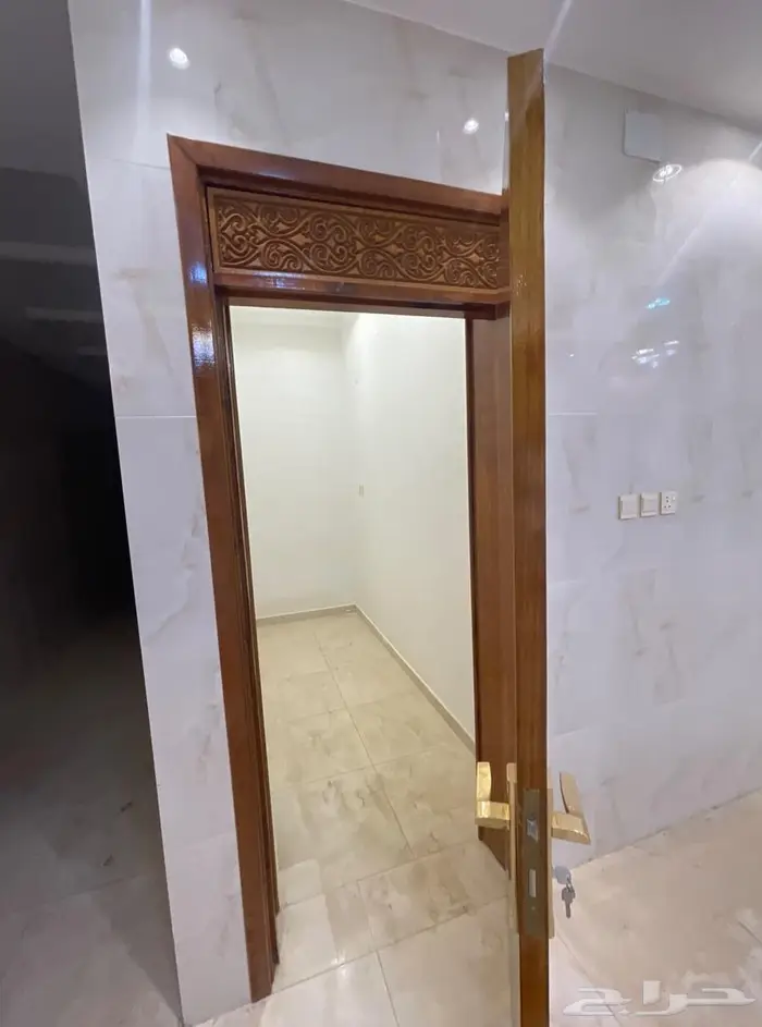 عمارة للبيع تحتوي ع استراحة وفله وشقتين 41