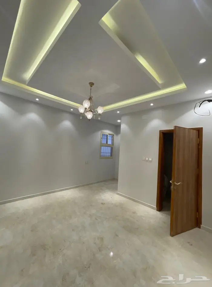عمارة للبيع تحتوي ع استراحة وفله وشقتين 32