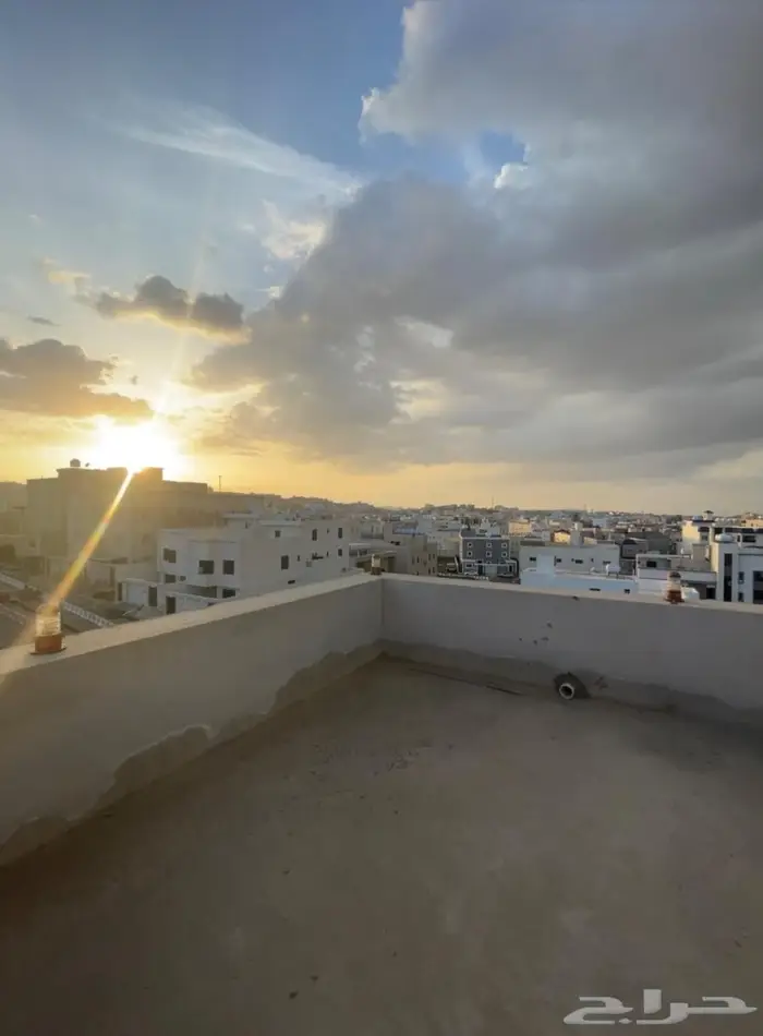 عمارة للبيع تحتوي ع استراحة وفله وشقتين 8
