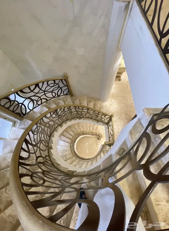 عمارة للبيع تحتوي ع استراحة وفله وشقتين 13