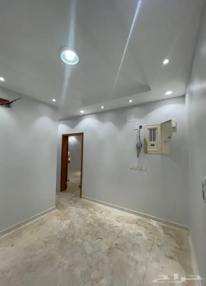 عمارة للبيع تحتوي ع استراحة وفله وشقتين 20