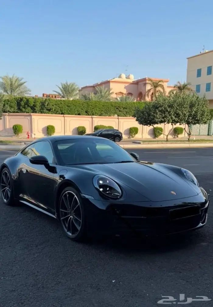 بورش كاريرا 2020 سماكو ماشيه 37500 عليها ضمان الين نوفمبر 2