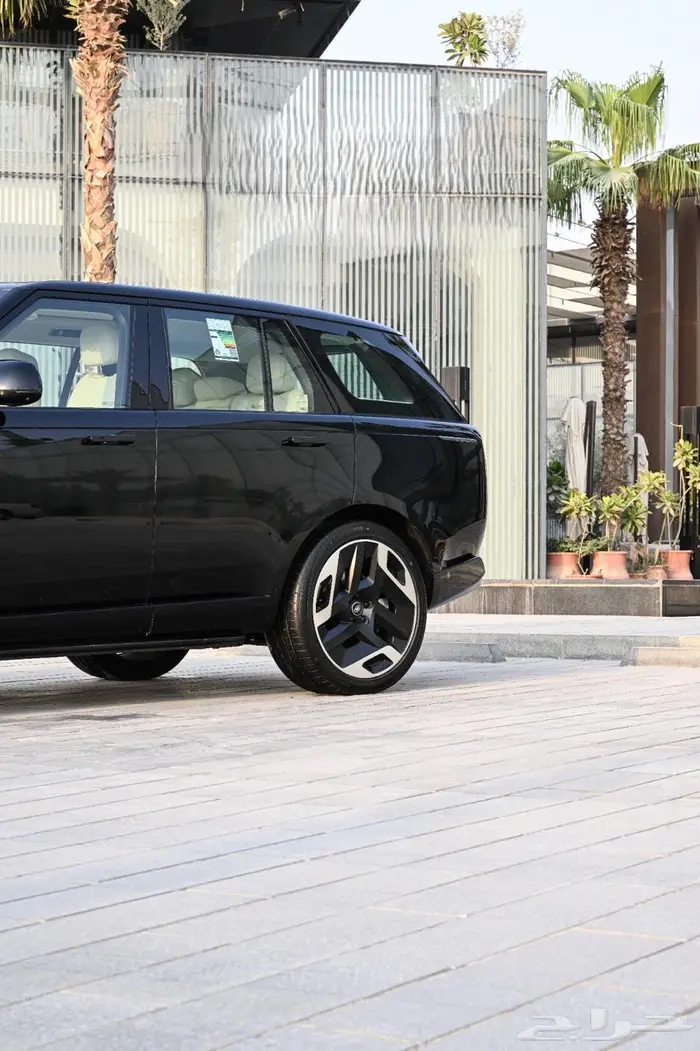 رنج روفر الفوج 2025 (خان) للايجار 2