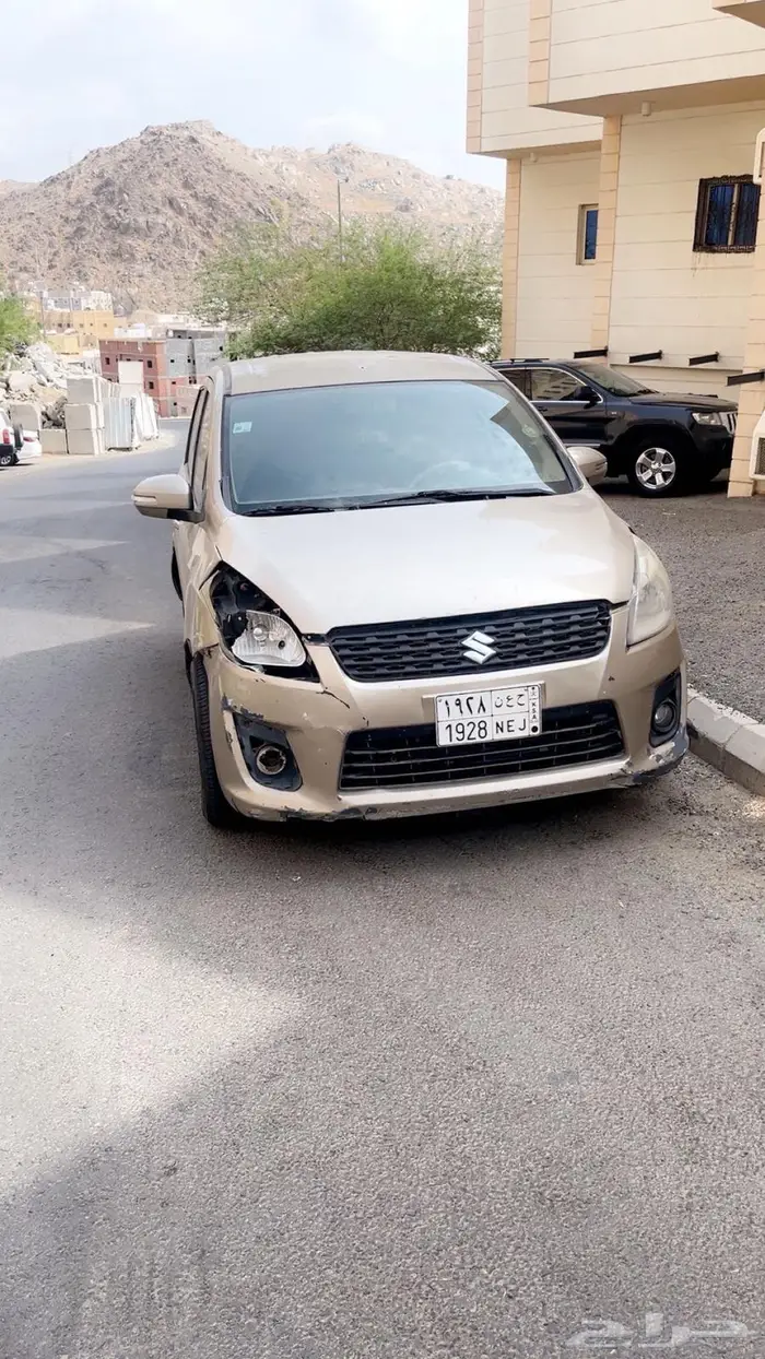 سوزوكي ارتيجا 2015 ب9000 3
