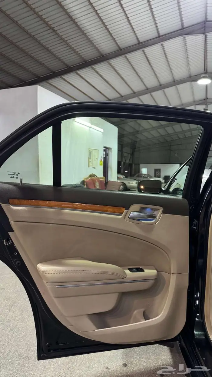 كرايزلر C300 ليمتيد 2013 17