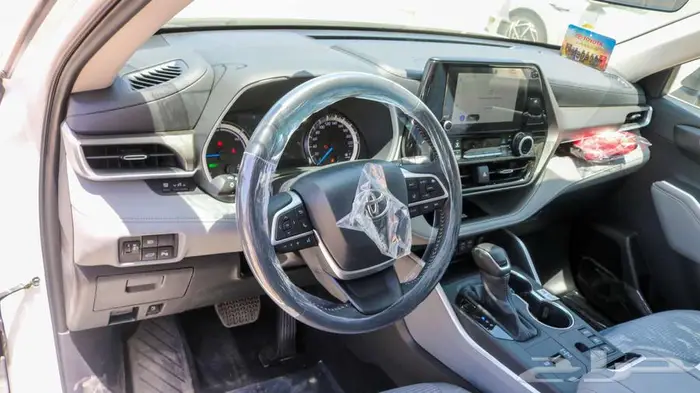 تويوتا هايلندر GLE نصف فل ويتوفر بلاك اديشن موديل 2025 8