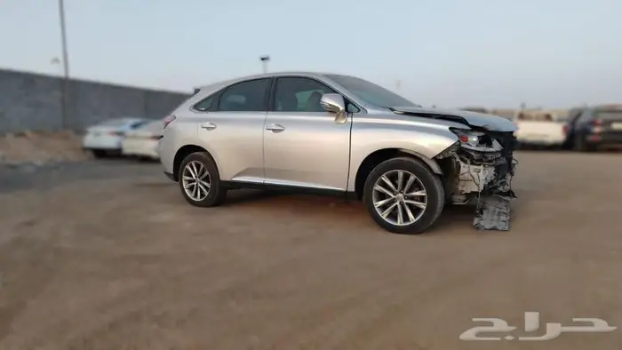 لكزس RX350 نص فل سعودي مصدومه 4