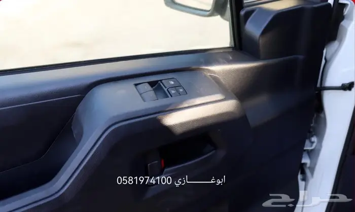 تويوتا باص بضاعه ديزل سقف منخفض موديل 2025 13