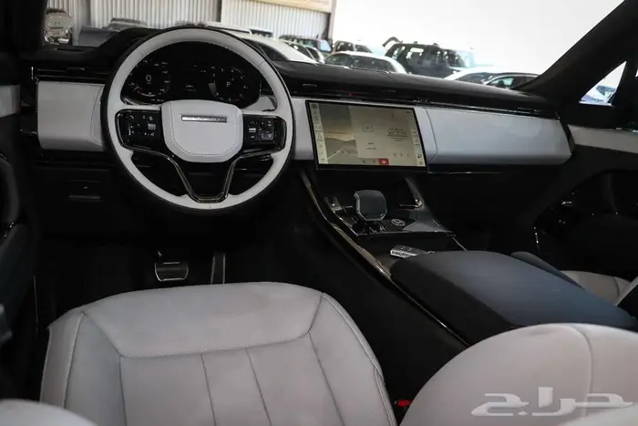 رينج روفر سبورت p400 موديل 2025 8