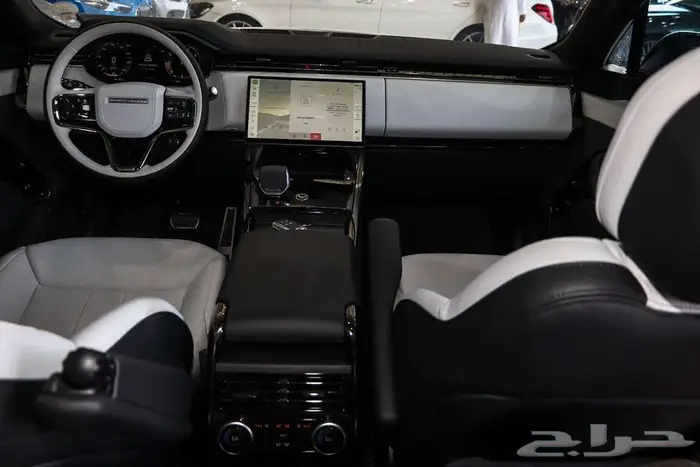 رينج روفر سبورت p400 موديل 2025 4