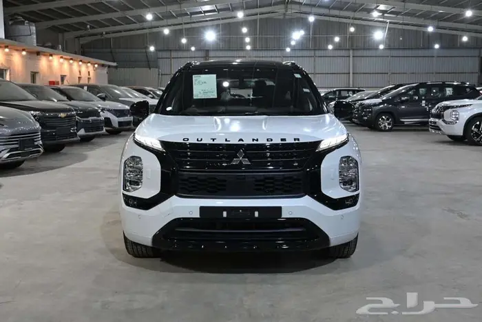 ميتسوبيشي اوتلاندر 2025 بلاك ايديشن سعودي 1