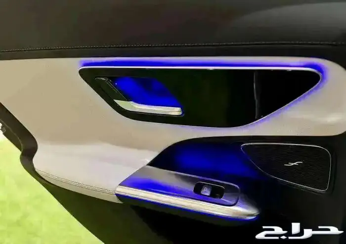 مرسيدس بنز الموديل 2022 - C300 4Matic 15