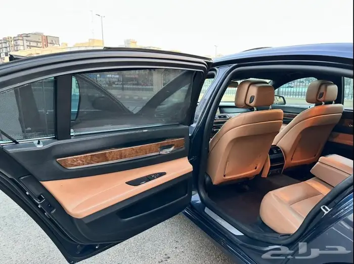 للبيع BMW 740 لارج متابع صيانة 2011 جاهز ولاملاحظة 12