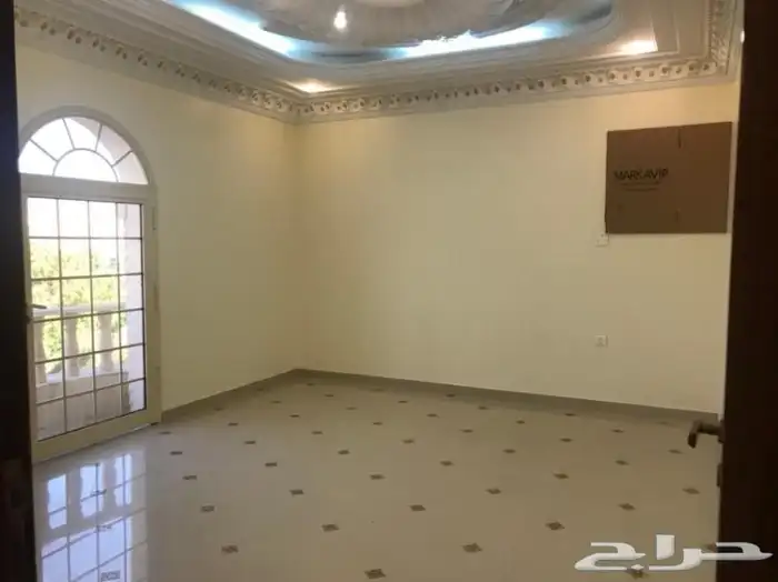 شقة فخمة للايحار السنوي حي النسيم 35