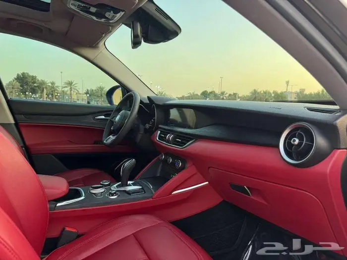 2020 Alfa Romeo Stelvio fully loaded with panorama sunroof 18