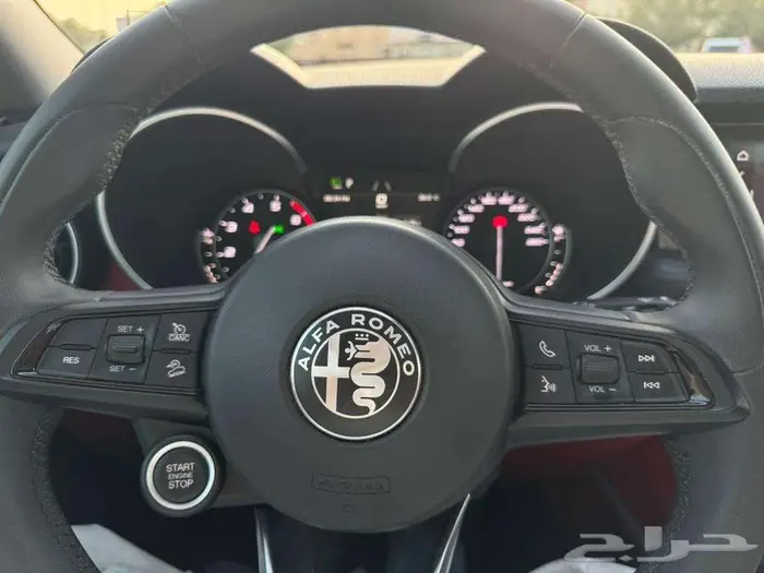 2020 Alfa Romeo Stelvio fully loaded with panorama sunroof 16