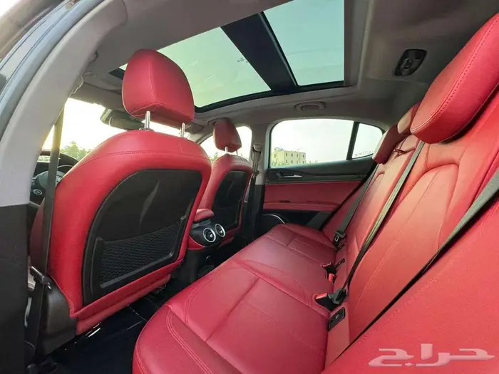 2020 Alfa Romeo Stelvio fully loaded with panorama sunroof 17