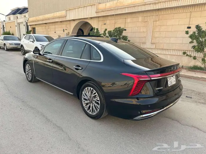 2024 HONGQI OUSADO 40 TD fully loaded with panorama sunroof 6