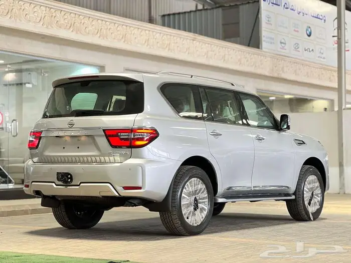 نيسان باترول بلاتينيوم 2024 فل كامل ابيض واسود 4