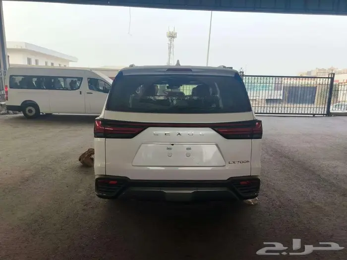 لكزس LX 700 بي اتش أبيض هايبرد 2025 اقل سعر كاش واقساط 5