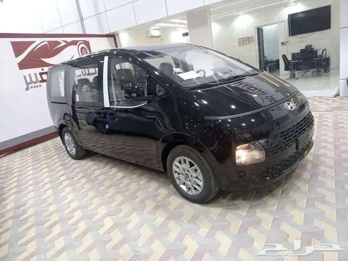 هونداي ستاريا 9 راكب ديزل 2025 بسعر 125900بالضريبه 7