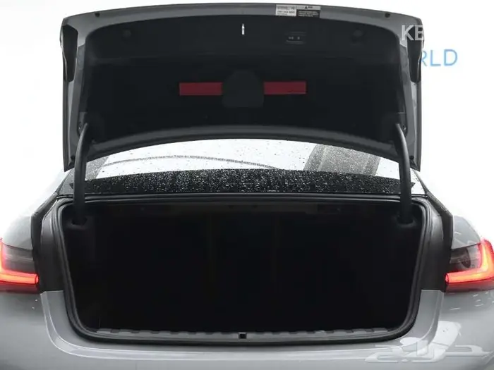BMW الفئة الثالثة 320i 2025 M Sport 18