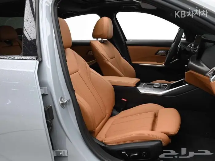 BMW الفئة الثالثة 320i 2025 M Sport 12