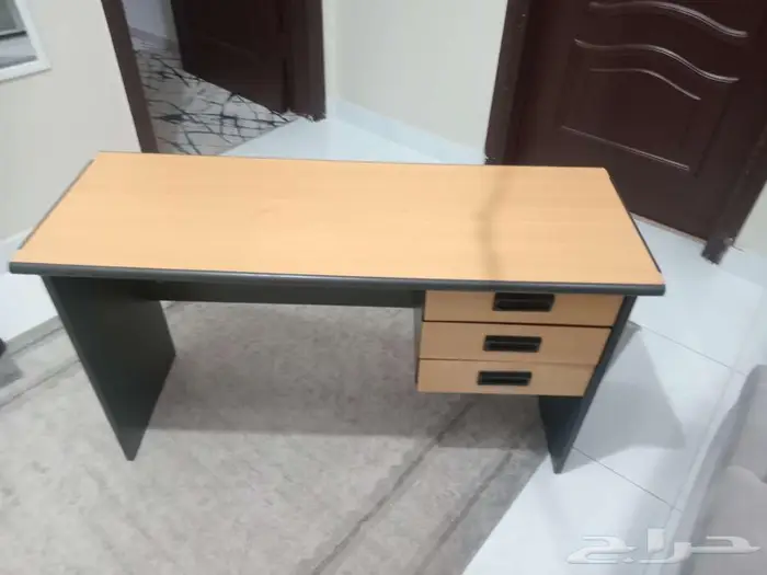 طاولة مكتب (دراسه) مع كرسي متحرك.نظيف 2