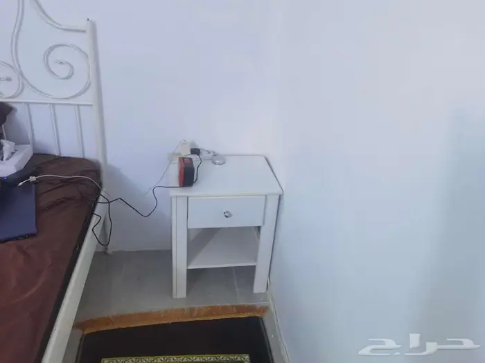 غرفة نوم عزاب مع ثلاجة 1