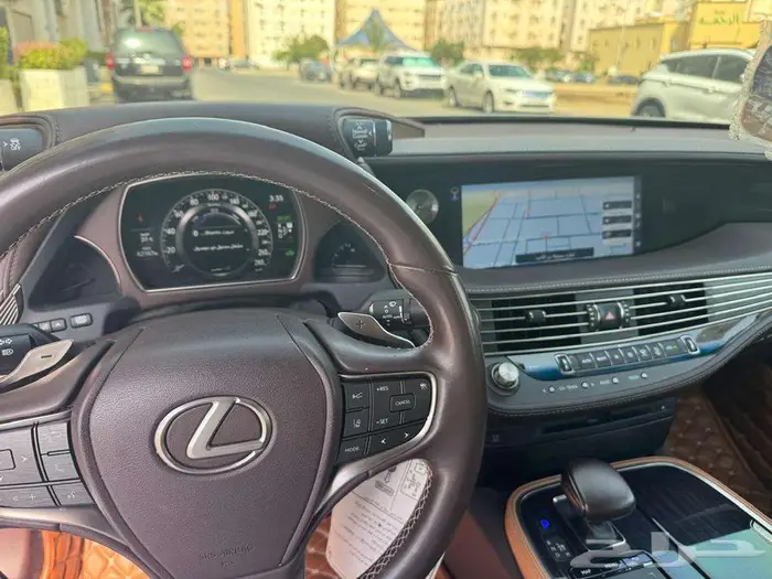 لكزس LS500h 19