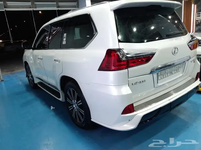 للبيع لكزس 570 LX موديل 2018 فل كامل 3