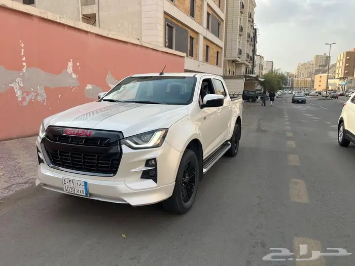 ايسوزو ديماكس GT 2023 فل كامل 1