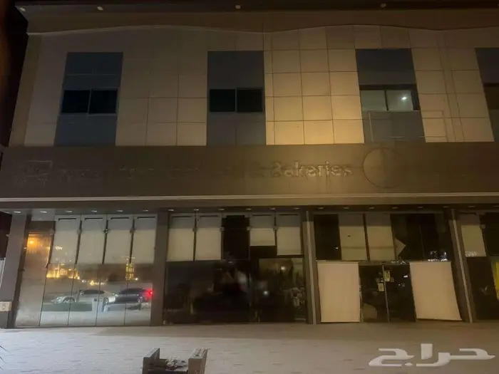 معارض للايجار طريق الامير محمد بن سعد بجوار البوليفارد 2