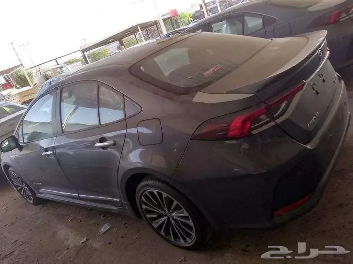 كورولا مطور فتحة سقف2025 2.0L 4