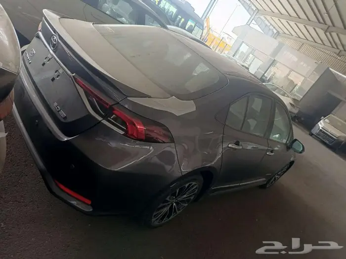 كورولا مطور فتحة سقف2025 2.0L 5