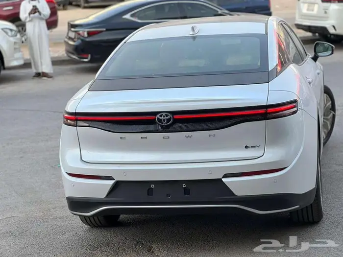 تويوتا كراون 2.5 برستيج هايبرد 2026 3