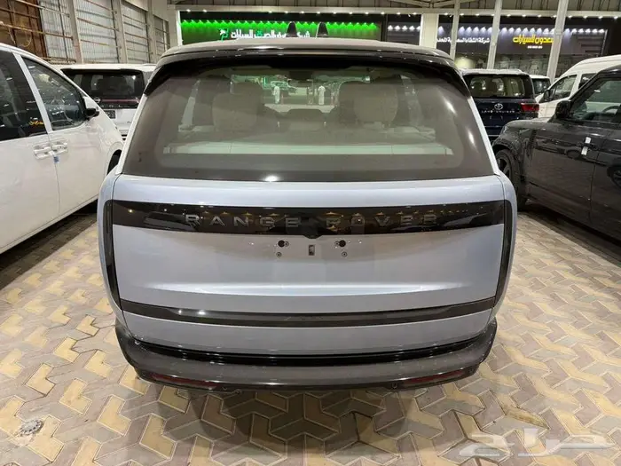رنج روفر HSE V8 موديل 2025 - داخلي أوف وايت - 5