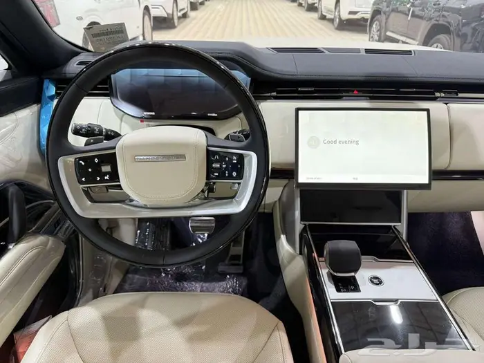 رنج روفر HSE V8 موديل 2025 - داخلي أوف وايت - 9