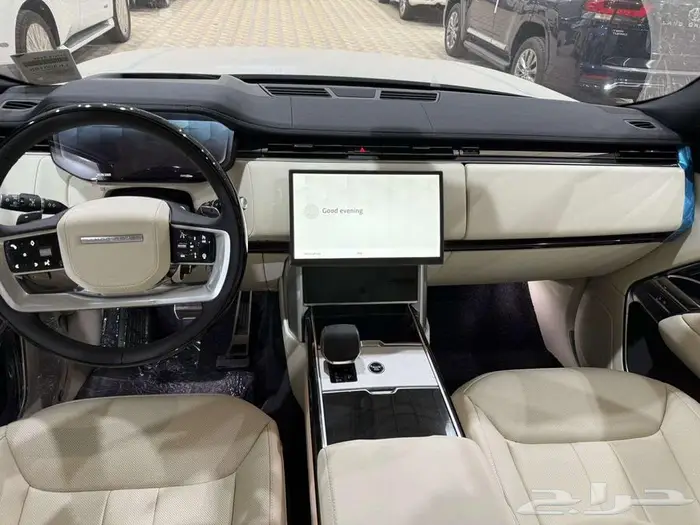 رنج روفر HSE V8 موديل 2025 - داخلي أوف وايت - 7