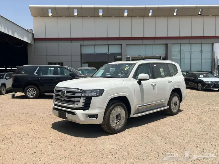 لاندكروزر GXR L4 2025 نقد وتقسيط 0