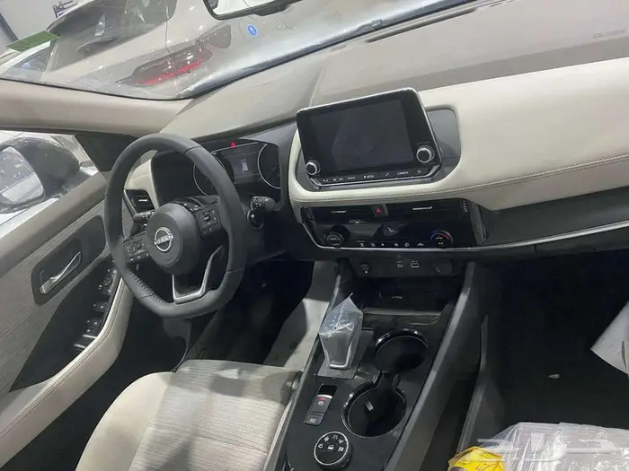 نيسان اكس تريل نص فل 7 مقاعد كاش وتمويل من سفنز 14