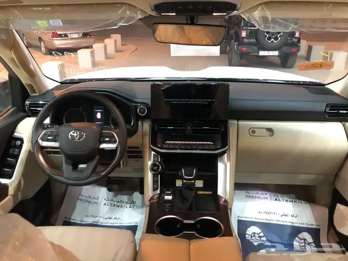 لاندكروزر GXR L4 بنزين موديل 2024 بطاقه جمركيه 8