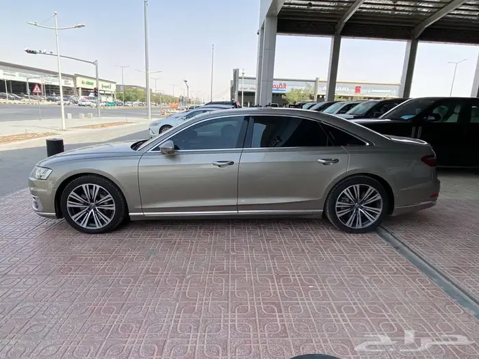 اودي A8L موديل 2019 ذهبي 4