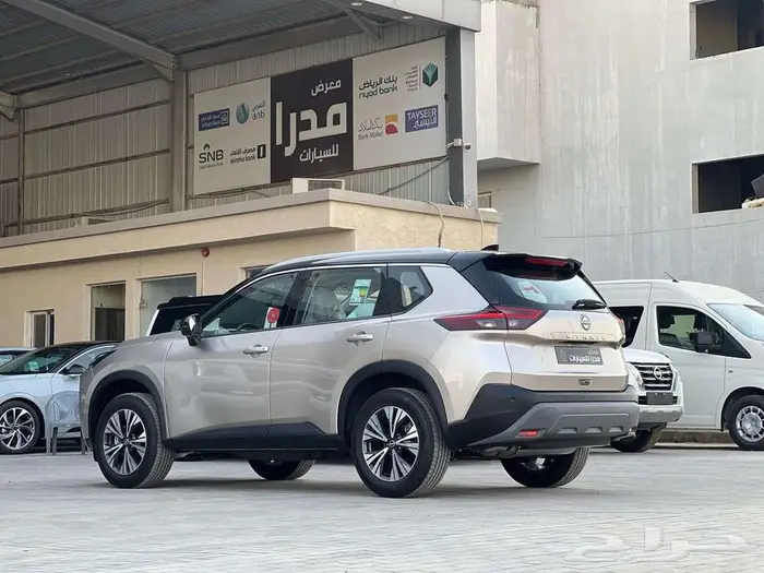 اكس تريل 2025 SV بلاس كاش واقساط 4