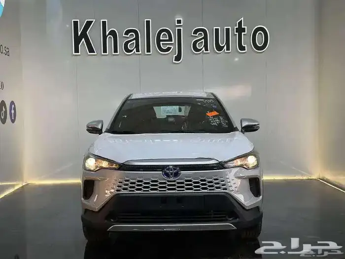 تويوتا كورولا كروس LE هايبرد 2025 0