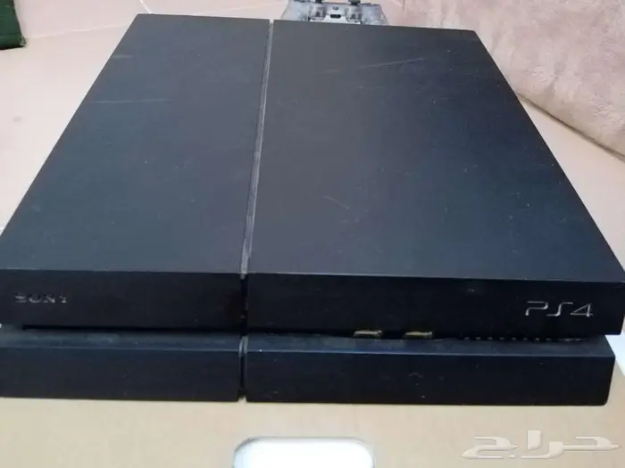 سوني فور للبيع مع 200لعبة 1