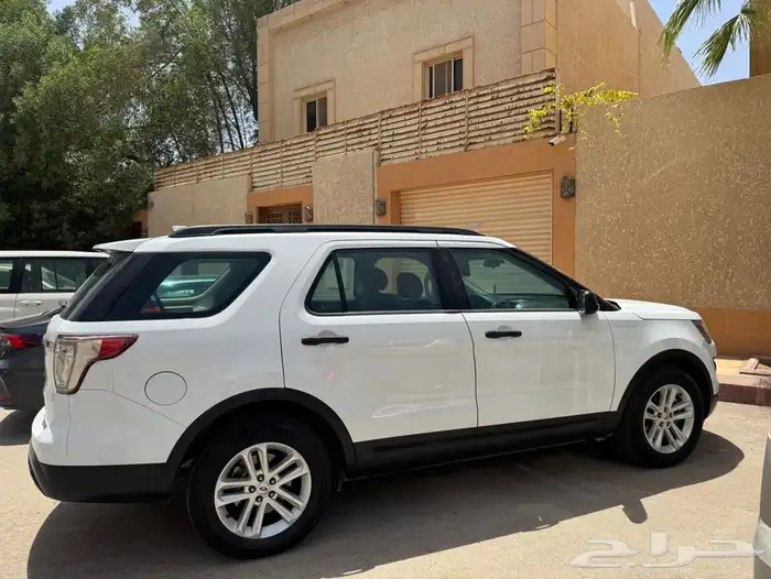 فورد اكسبلورر للبيع موديل 2016 ابيض نظيف 0