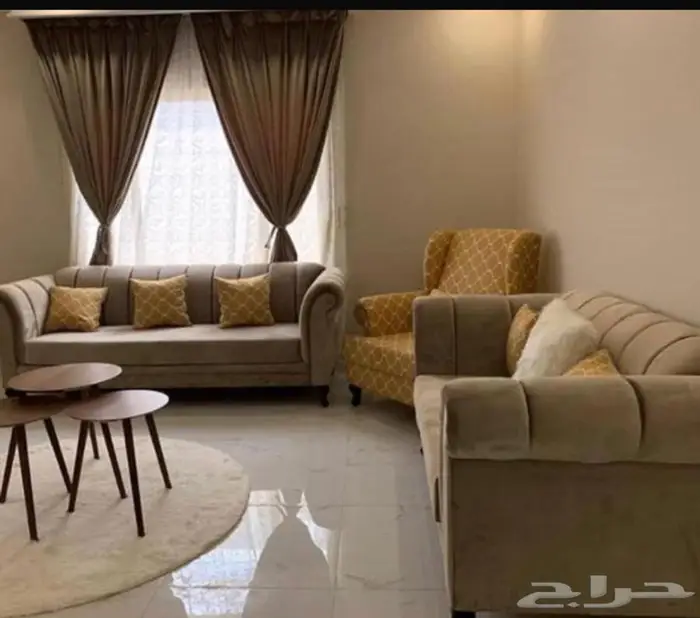 كنب جديد مستخدم قليل   بسبب النقل البيع 0
