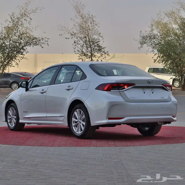 تويوتا كورولا 2025 قير اوتماتيك 7
